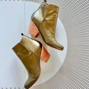 RARE NWT: Fortress Ani Gold bootie